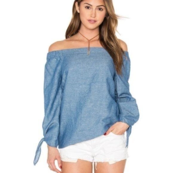 Free People Off Shoulder Chambray Oversized Top Boho Slouchy Lightweight Size XS - Picture 1 of 8